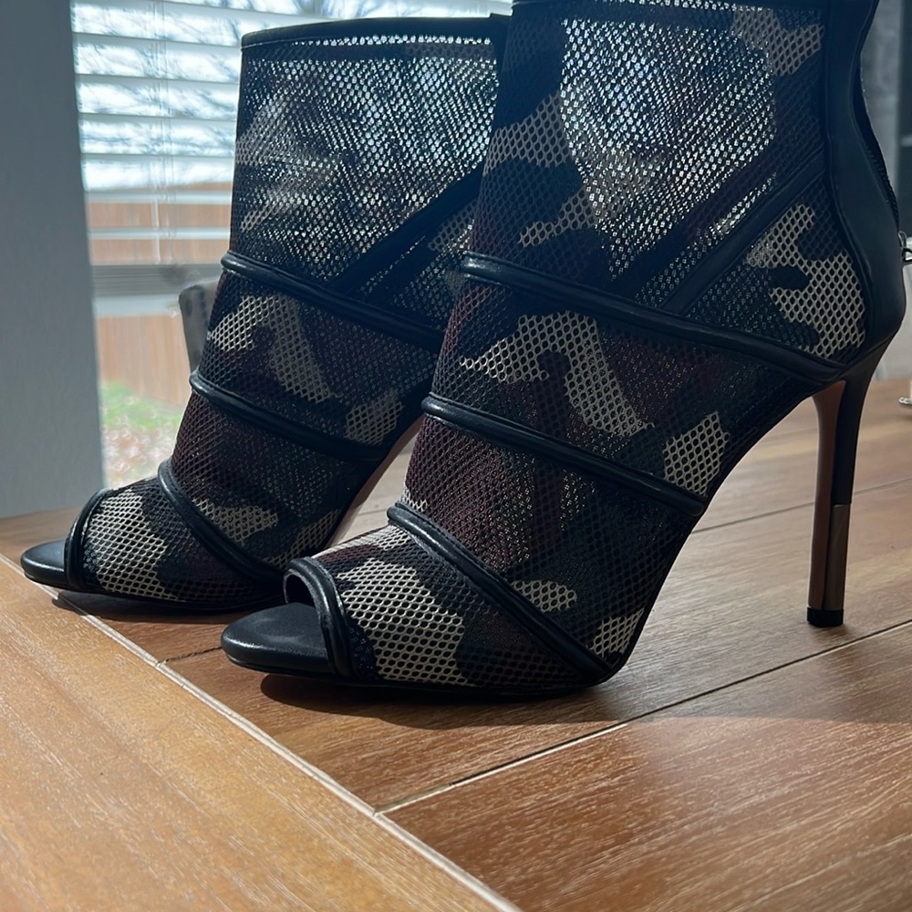 Jessica Simpson open toe, mesh camo heels